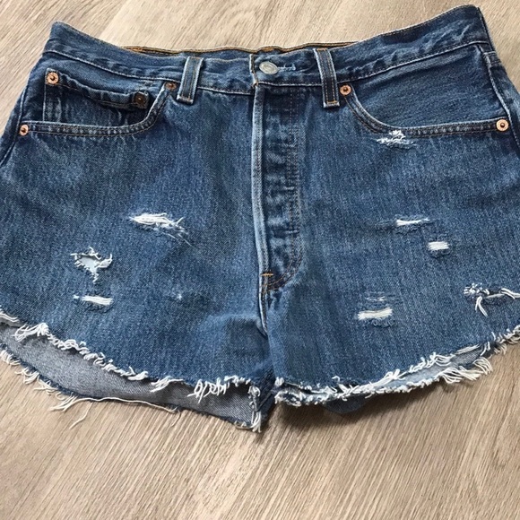 Levis Cut Off Button Fly Denim Jean Shorts - Picture 3 of 6